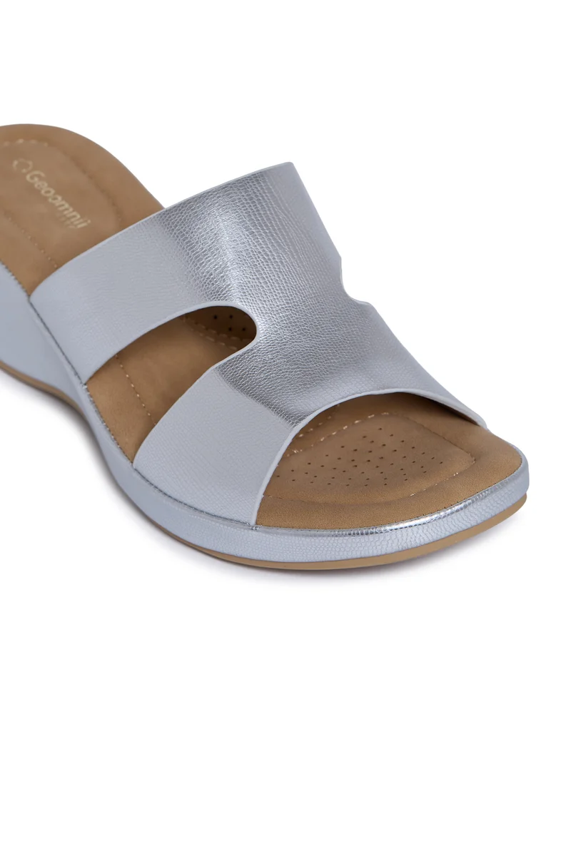 Geoomnii SILVER Geoomnii Comfort Slide Sandals for Women – Cushioned Slip-On Casual Sandals for Daily Wear, Home, Travel & Walking for Women | Best Price UAE